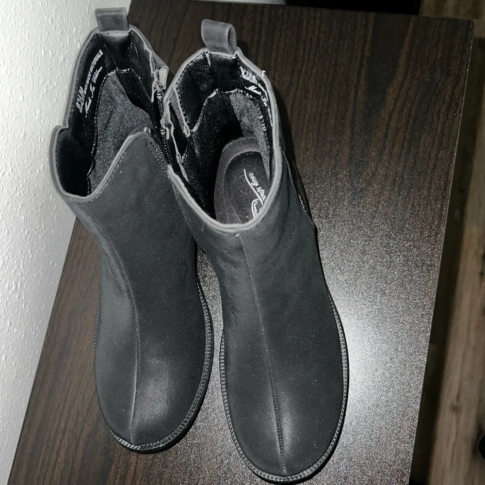 Easy Street Boots- Size 6.5 - Like New - Worn one time. - Picture 2 of 5